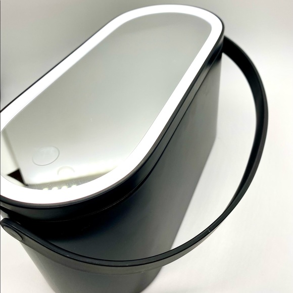 Buy One, Get One Free! New Makeup Case Organizer | Travel Box LED Mirror - Picture 4 of 8